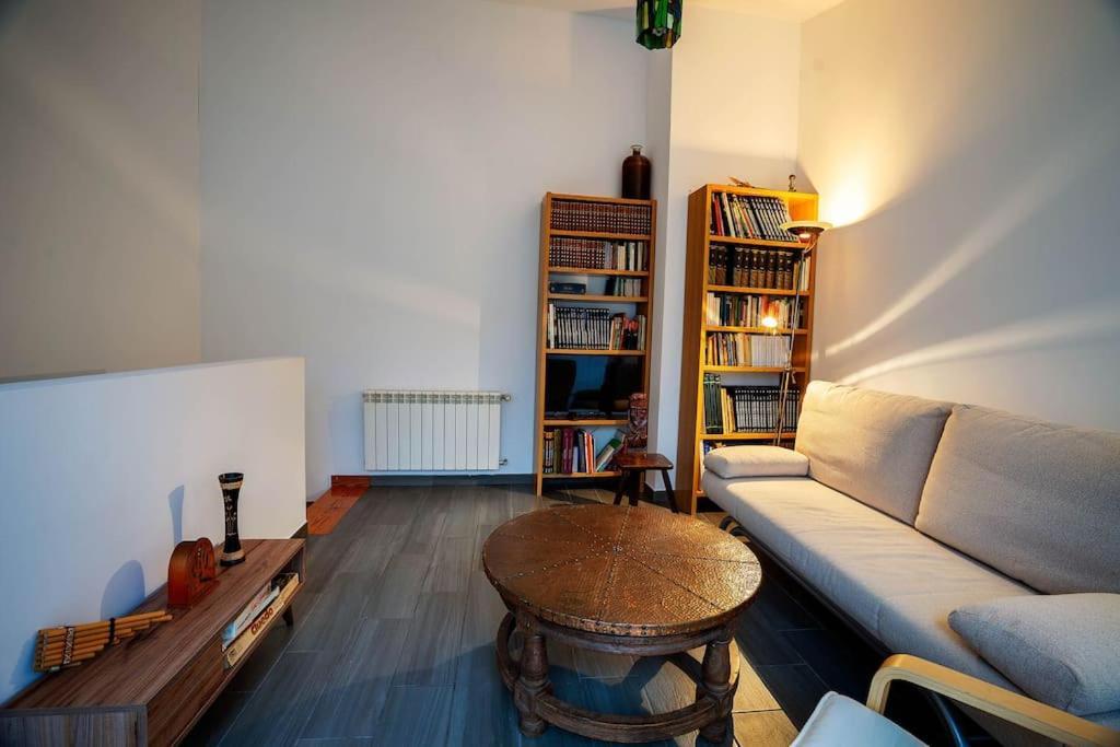 Apartamento El Castuo Centro Historico Con Parking Caces Exterior foto