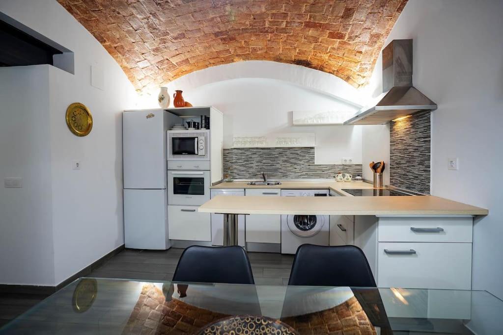 Apartamento El Castuo Centro Historico Con Parking Caces Exterior foto